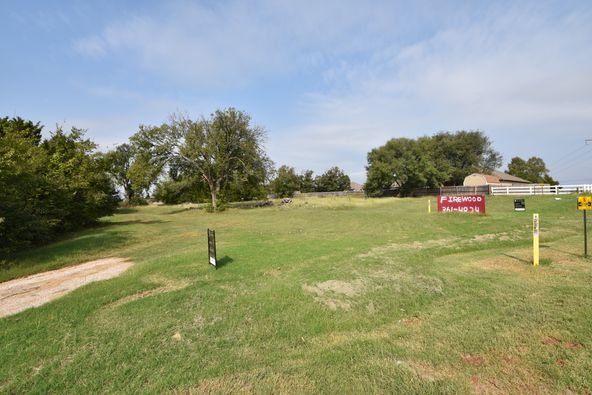 Crume: 3421 S Division St, Guthrie, OK 73044